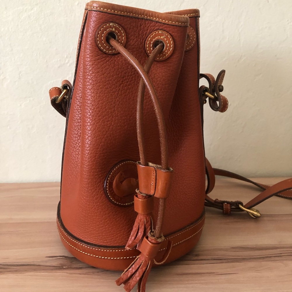 Vintage Dooney & Bourke Bucket Croosbody